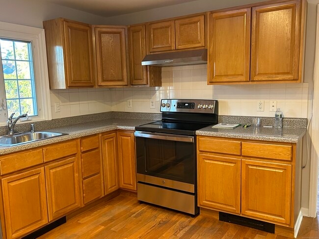 Building Photo - 127 Orchard Dr