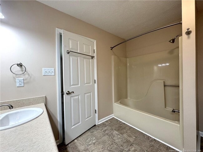 Building Photo - 699 Dowfield Dr