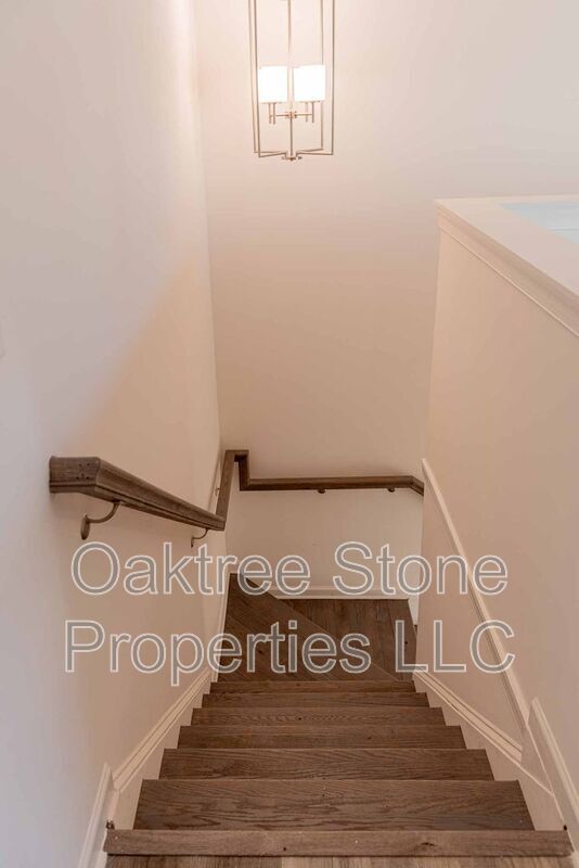 Building Photo - 3378 Skyland Dr