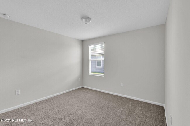 Building Photo - 1983 Pebble Point Dr