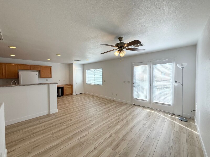 Building Photo - 10448 Wild Bill Ct