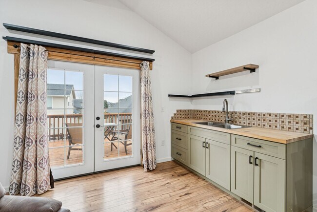 Building Photo - Spacious 4 Bed + Bonus | 3 Bath | 2,760 Sq Ft | Star, Idaho