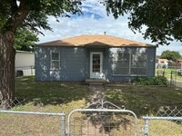 Building Photo - Spacious 2 bed with 2 car garage