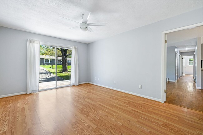 Building Photo - 3-Bedroom West Asheville Ranch with Bonus ...
