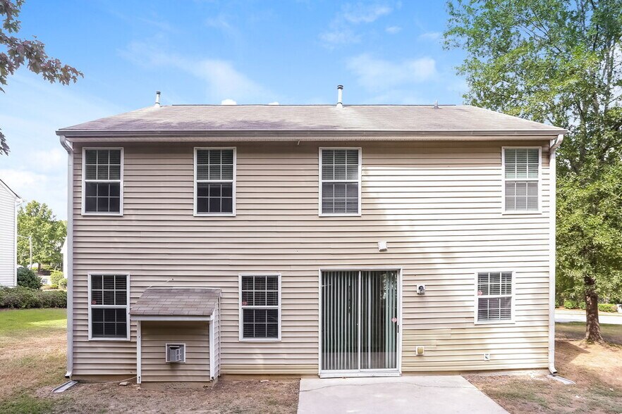 Building Photo - 7039 Hillcrest Chase Ln
