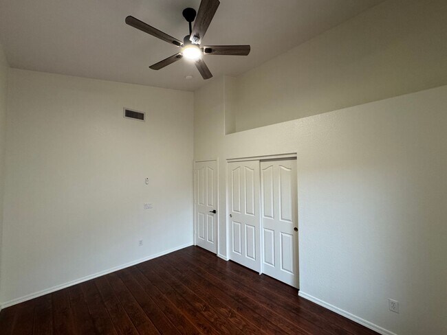 Building Photo - 26233 N 43rd Pl