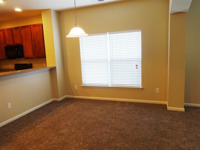 Building Photo - 114 Summer View Road