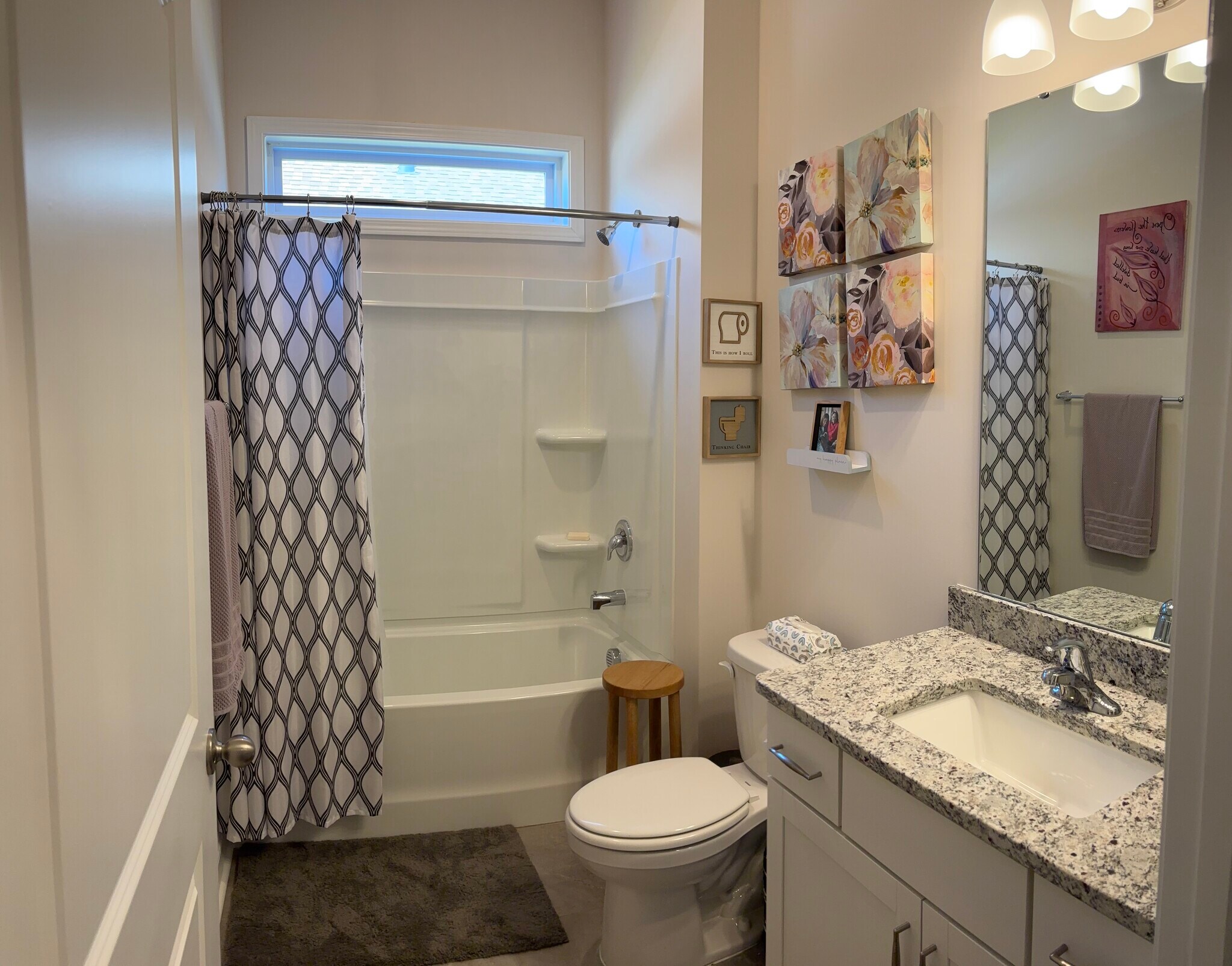 Full Bath Shared W 2nd and 3rd Bedrooms - 62 Fox Cove Rd