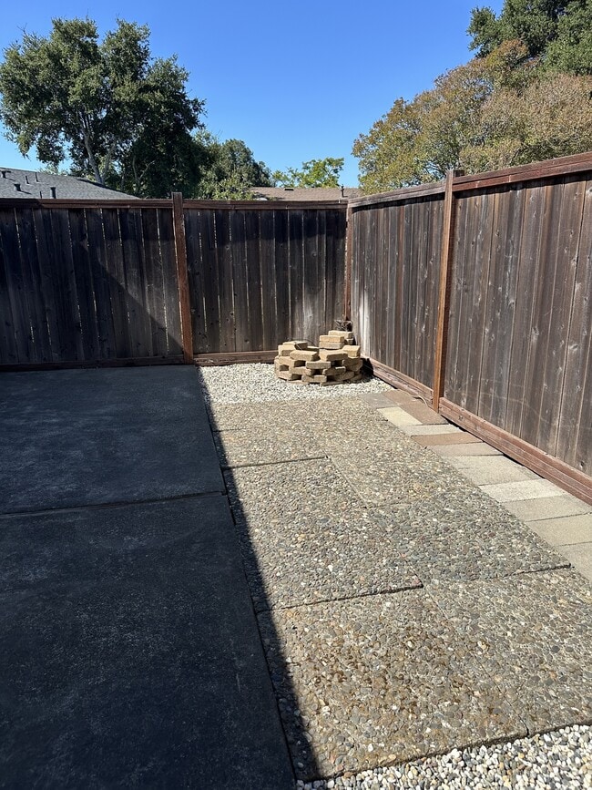 Building Photo - 175 Oak Island Dr