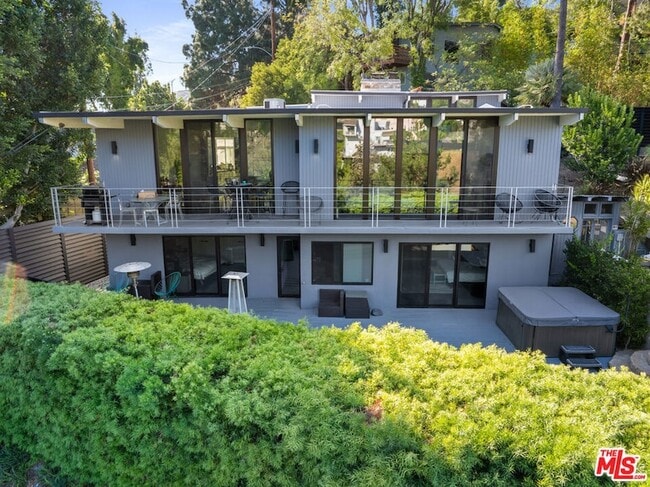 Building Photo - 2775 Rinconia Dr