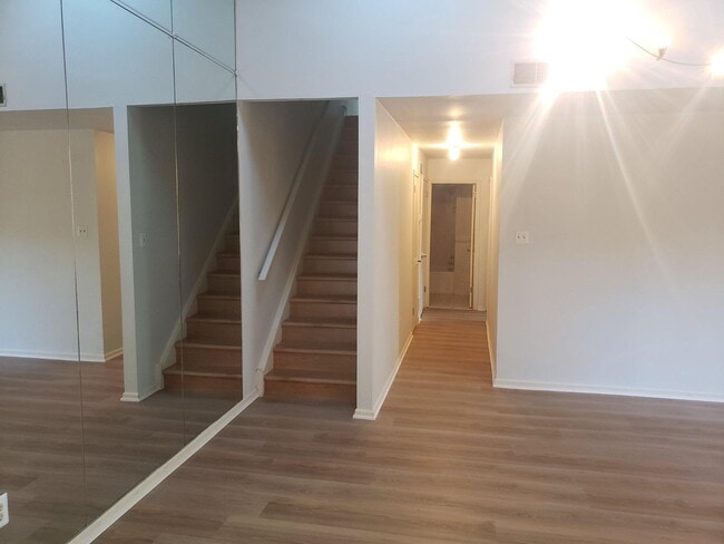 Building Photo - 369 Green Meadow Ln