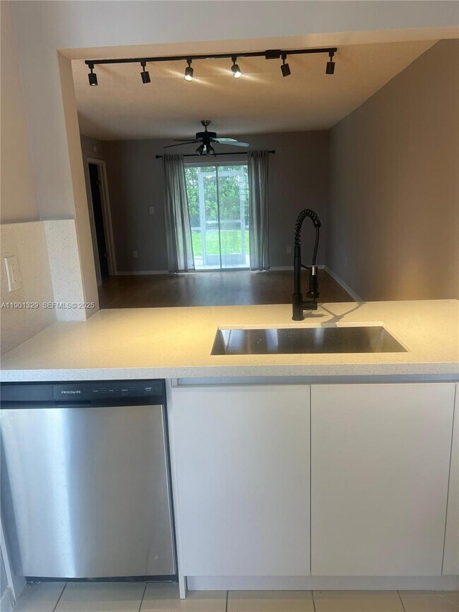 Building Photo - 438 NE 210th Cir Terrace