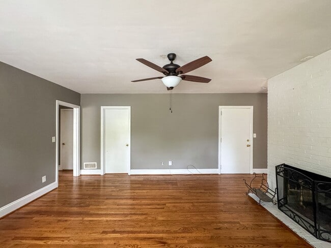 Building Photo - Charming 3 Bed 2 Bath Fayetteville Home