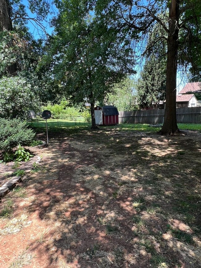Building Photo - Pre-Lease this Charming 3 Bedroom House in...
