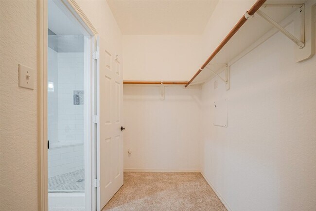 Building Photo - 4510 Sherwood Green Ct