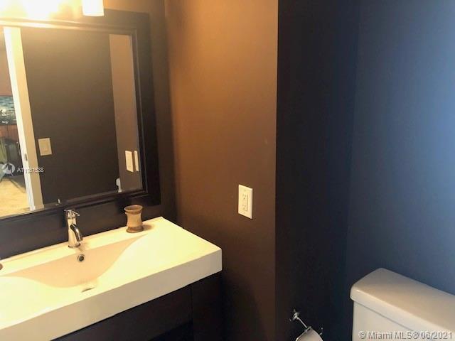 Building Photo - 2801 NE 183rd St