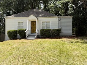 Building Photo - 450 Forrest Ridge Dr NW