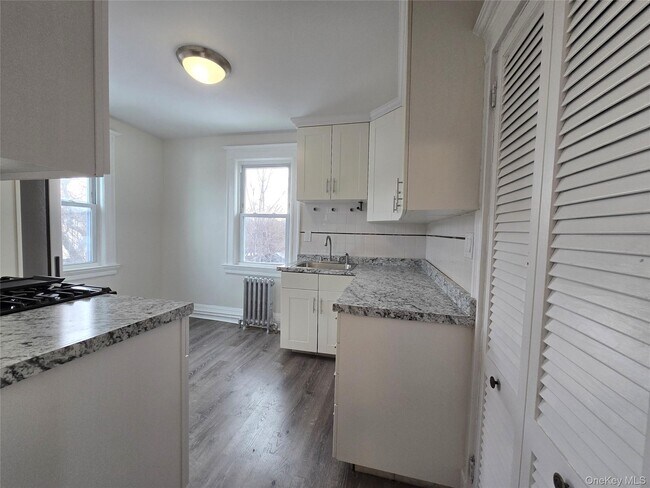 Building Photo - 10 Ohio Ave