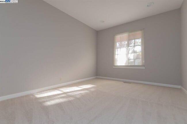 Building Photo - 39610 Benavente Ave
