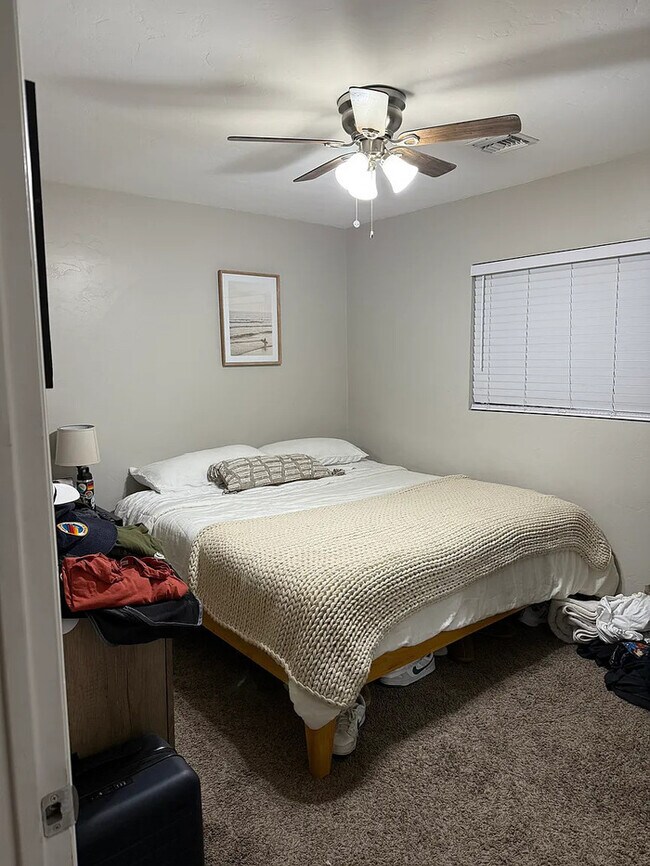 Building Photo - HOUSE FOR RENT