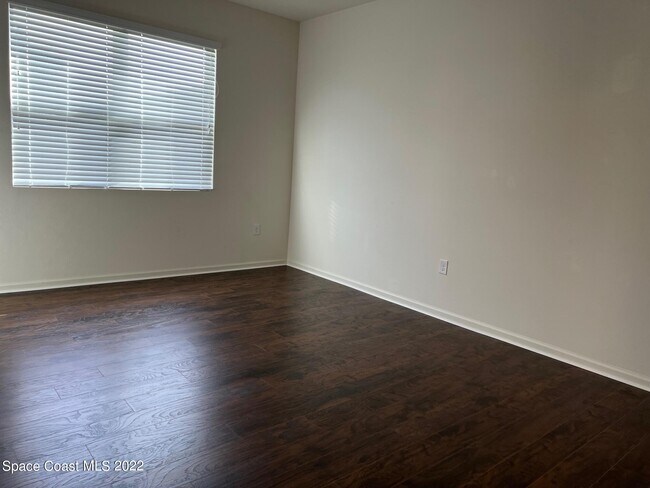 Building Photo - 728 Remington Green Dr SE