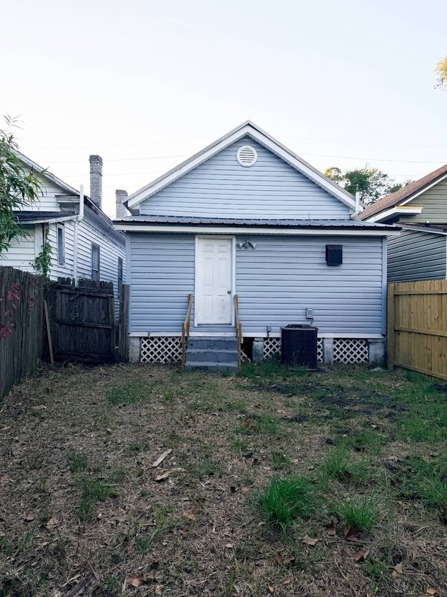 Building Photo - 1441 Cleveland St