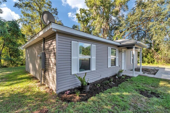 Building Photo - 460 Locust Rd