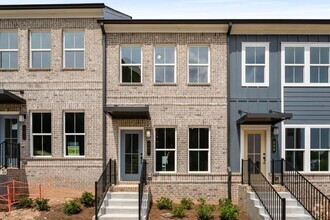 Building Photo - 367 Skylar Way SE
