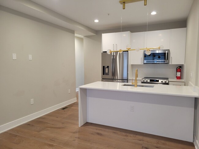 Building Photo - Brand New Constructed 3 BR/3 BA Apartment ...