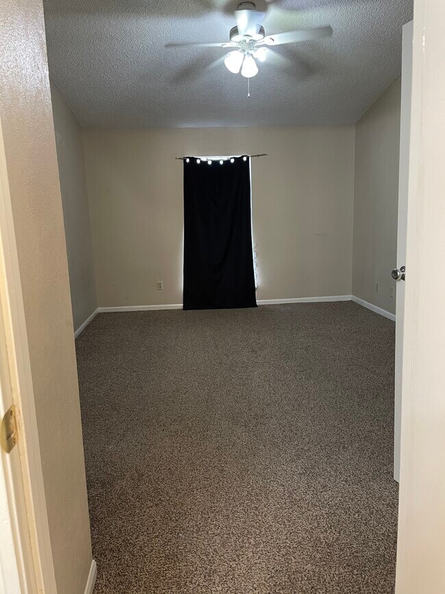 Building Photo - 10101 S Gessner Rd