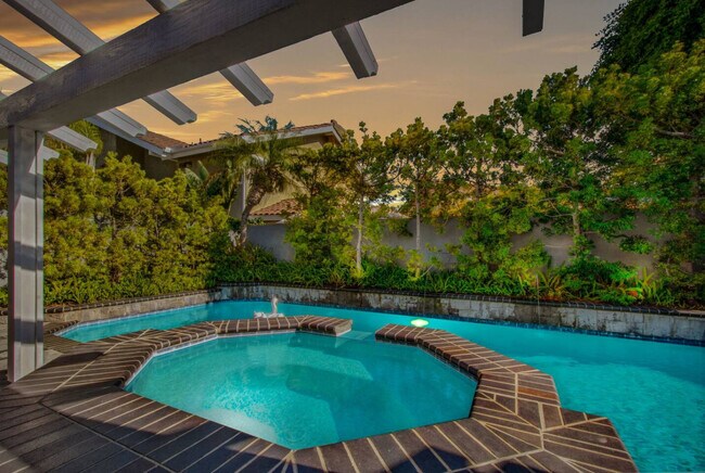 Building Photo - 3672 Seascape Dr