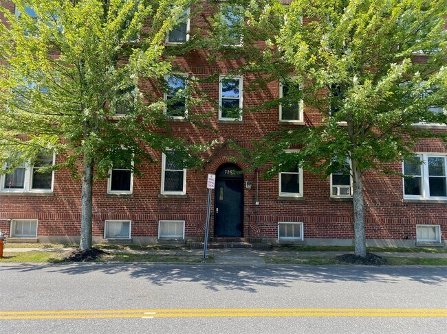 Building Photo - 726 Howell Ave
