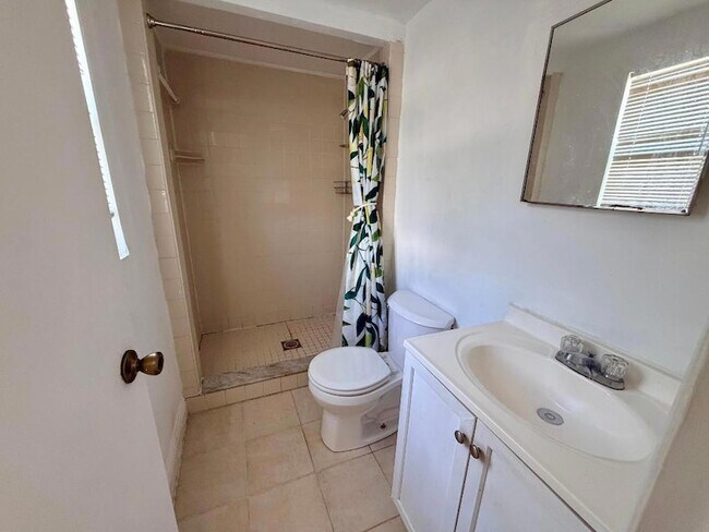 Building Photo - 310 Walton Blvd