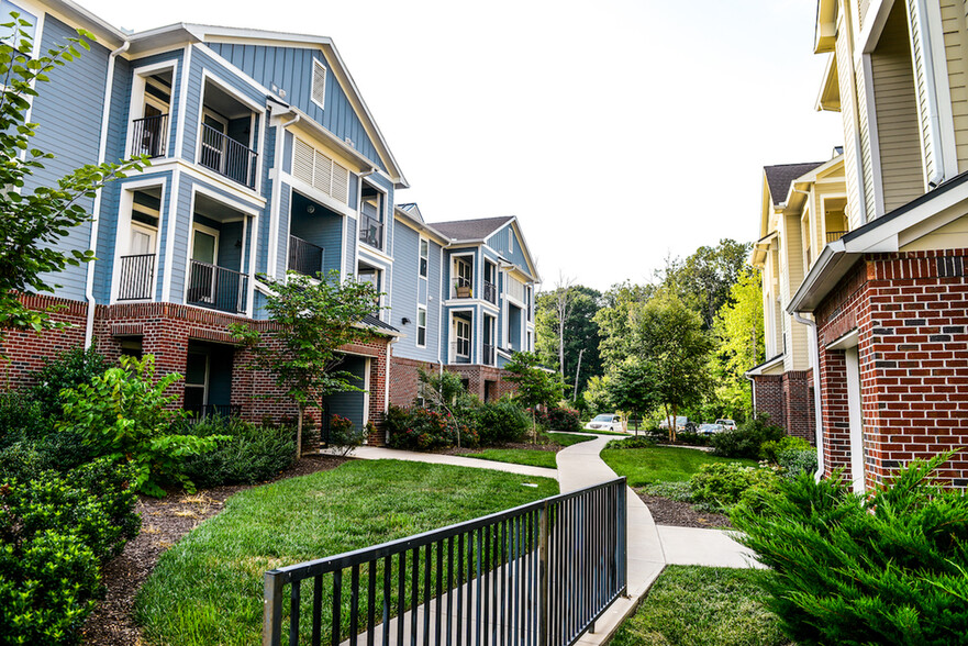 Great space for morning or evening walks. - Independence Place Prince George