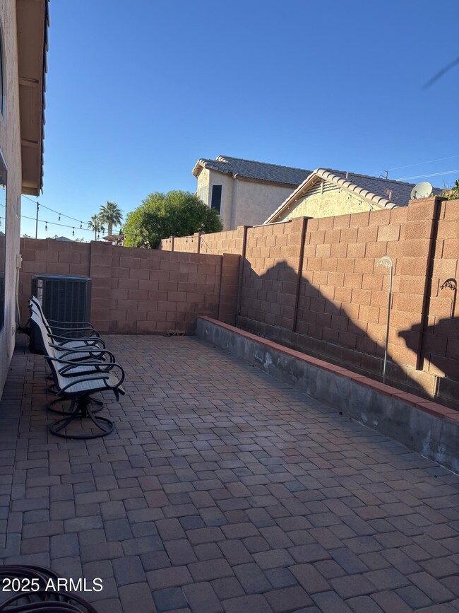 Building Photo - 2221 E Union Hills Dr