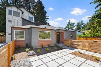 Building Photo - 2bd/1.75ba Seattle Condo