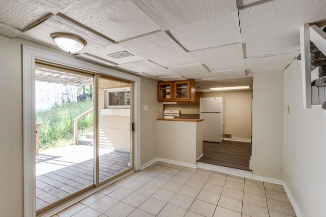 Building Photo - 2749 Oakley Wy