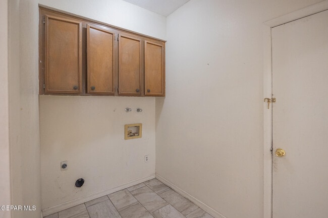 Building Photo - 3329 Running Deer Dr