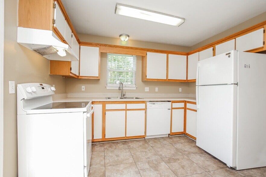 Building Photo - 4080 Nir Shreibman Blvd