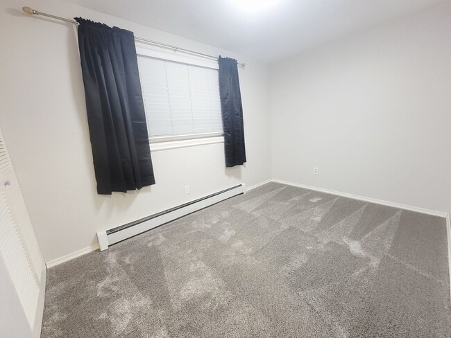 Building Photo - Spacious 3-Bedroom Home with Fenced Yard &...