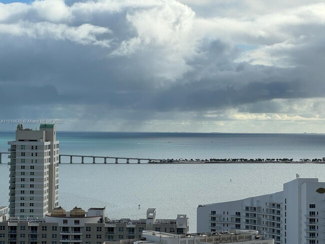 Building Photo - 848 Brickell Key Dr
