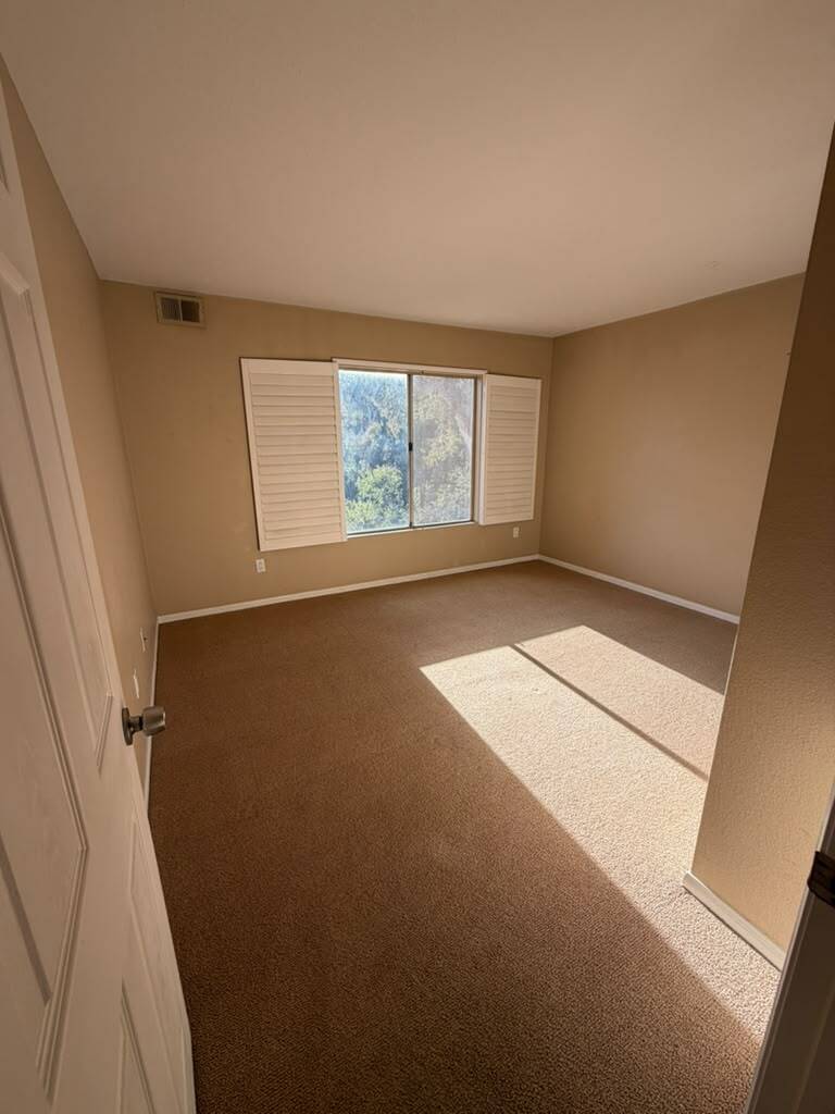 Building Photo - 7190 Shoreline Dr