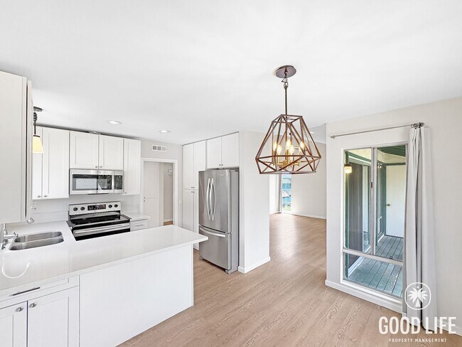 Building Photo - SD: Bright 2BD/2BA Corner Unit Condo in Escondido with Reserved Parking, Quartz Kitchen & Private...