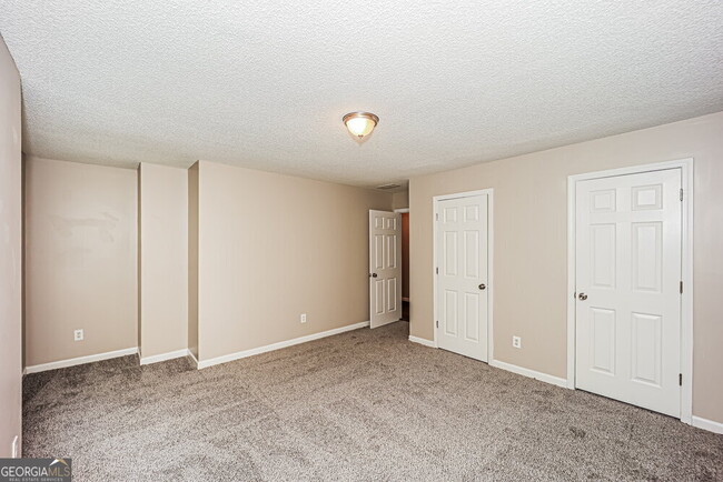 Building Photo - 6116 Hickory Ln Dr
