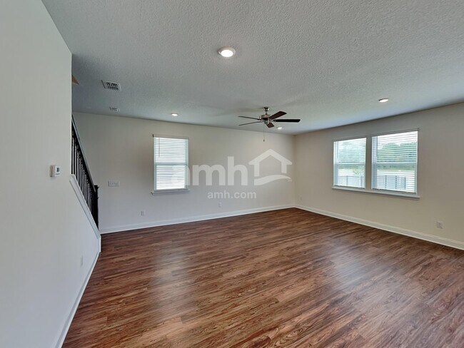 Building Photo - 237 Onate Cir