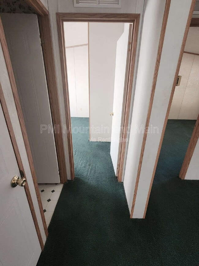 Building Photo - 9 Misty Mountain Way