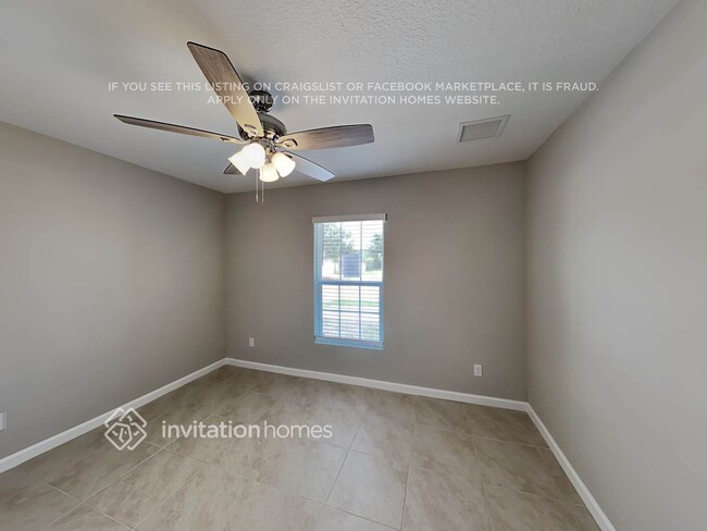 Building Photo - 1762 SW Airoso Blvd