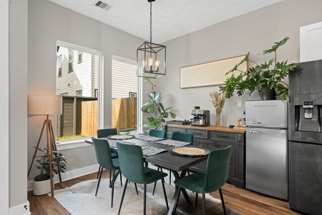 Building Photo - 5903 Wheatley Holw Ln