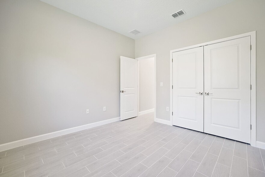 Building Photo - 5454 Rhapsody Ave