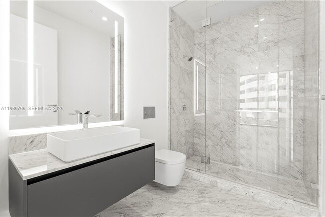 Building Photo - 5 Grove Isle Dr